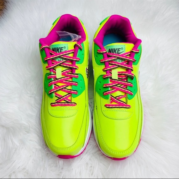 ******SOLD******SOLD***********Nike Air Max 90 Neon Volt - Picture 2 of 2
